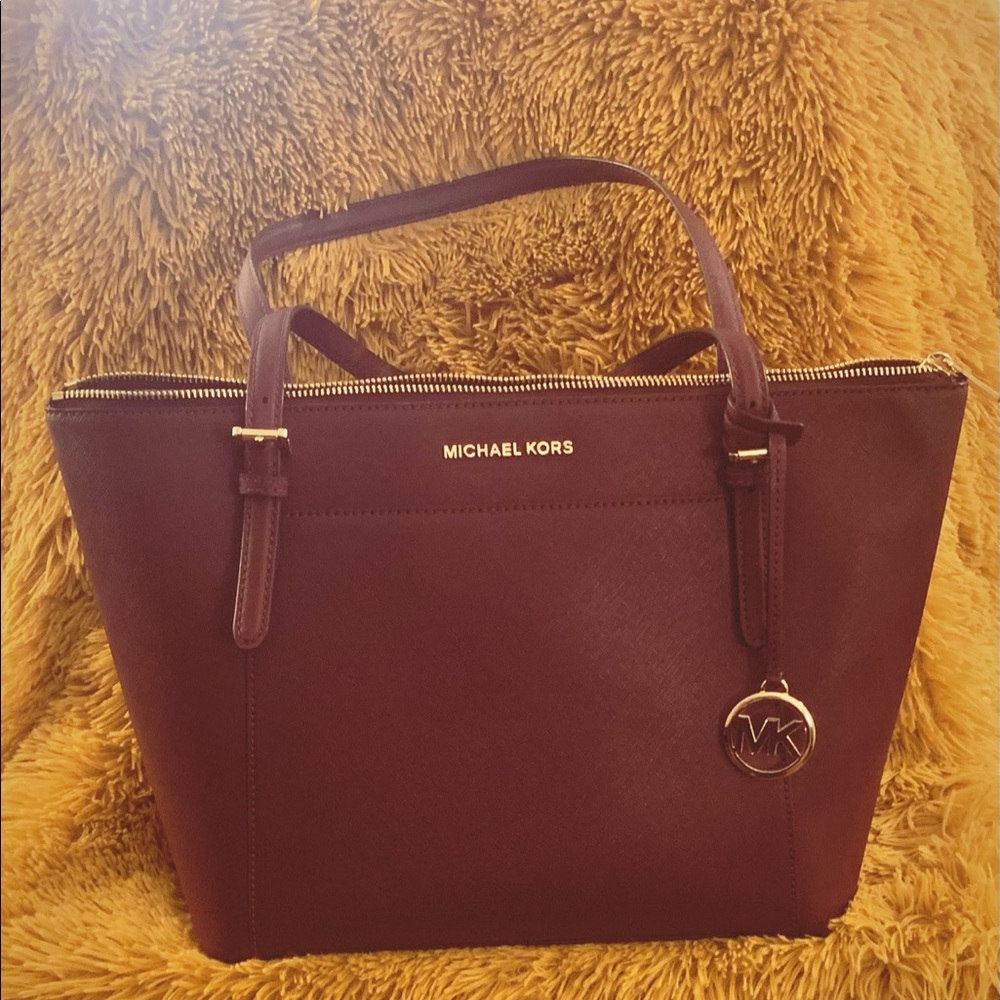 Authentic Michael Kors Charlotte Large Zip Tote